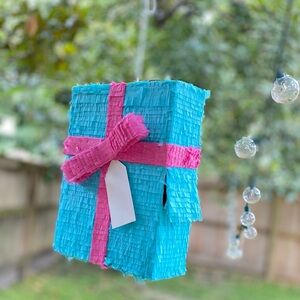 Customizable Piñata Gift